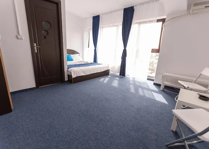 Hotel Blue *