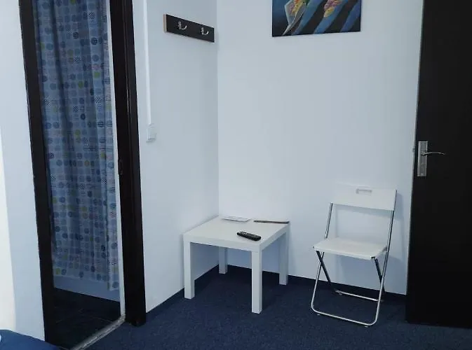 Blue Hotel *