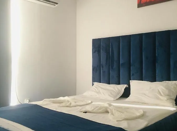 Blue * 布加勒斯特